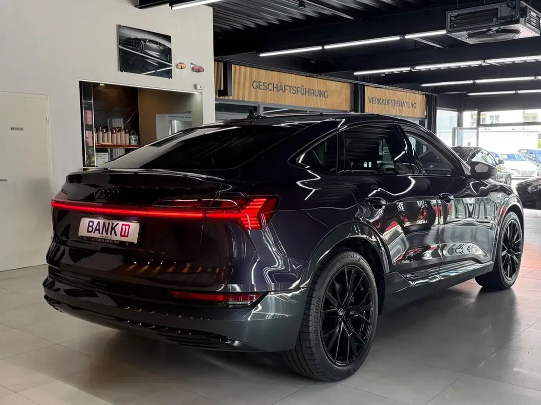 Audi e-tron - Thumbnail 7