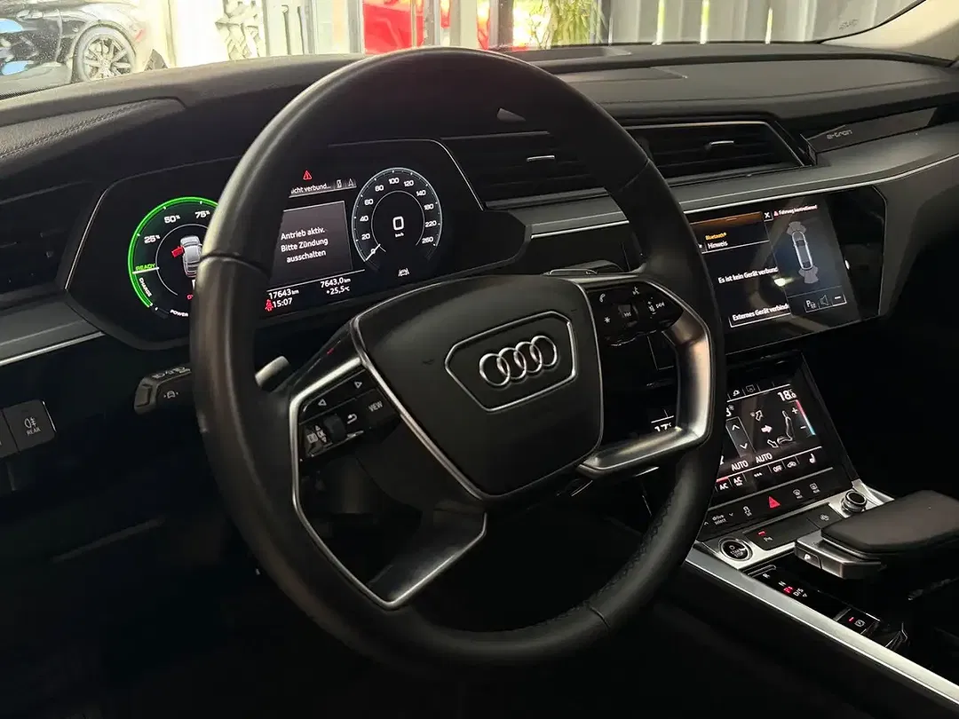 Audi e-tron - Thumbnail 8
