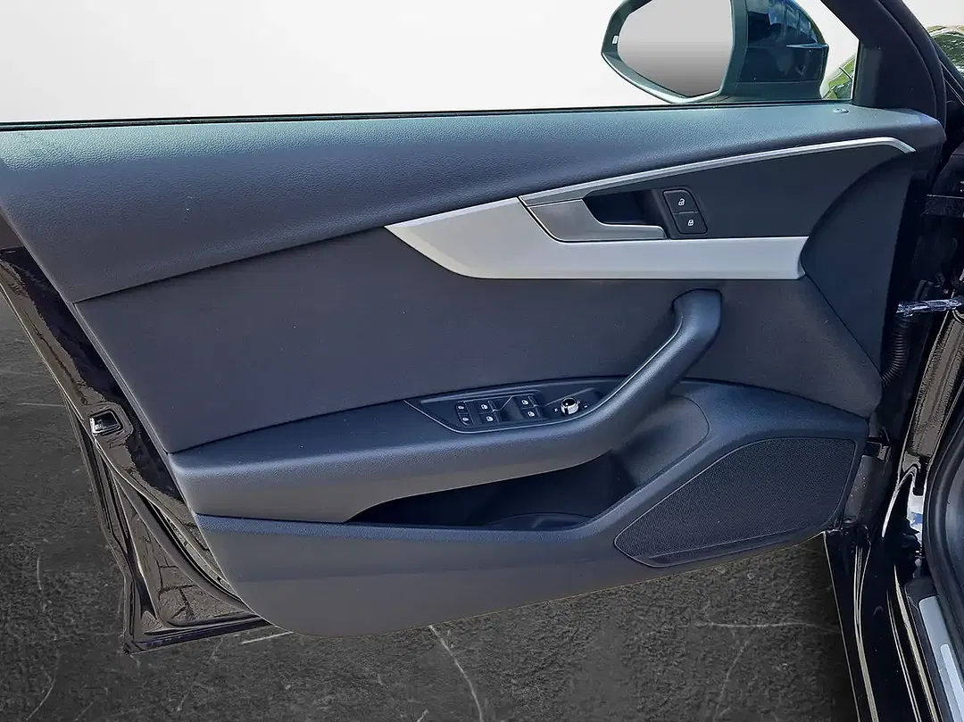Audi A4 - Thumbnail 6