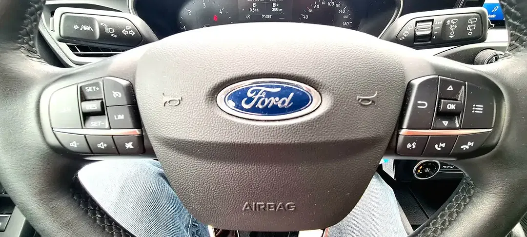 Ford Focus - Thumbnail 10