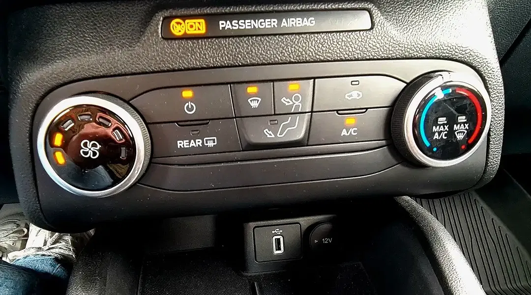 Ford Focus - Thumbnail 14