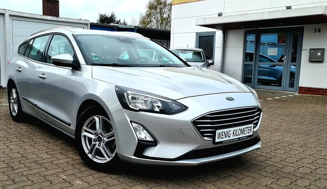 Ford Focus - Thumbnail 4