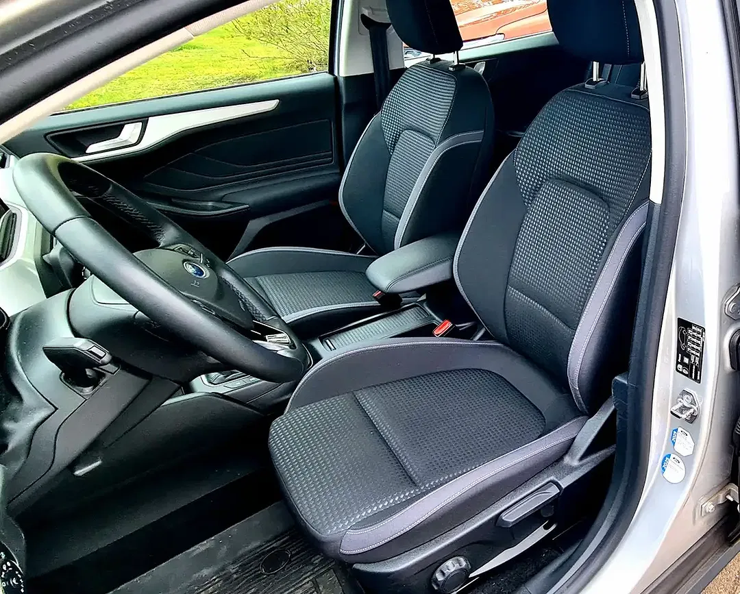 Ford Focus - Thumbnail 5