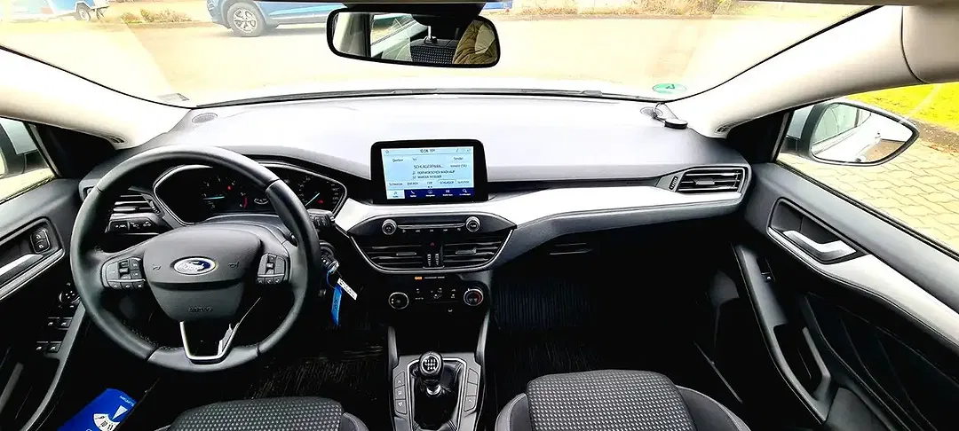 Ford Focus - Thumbnail 6