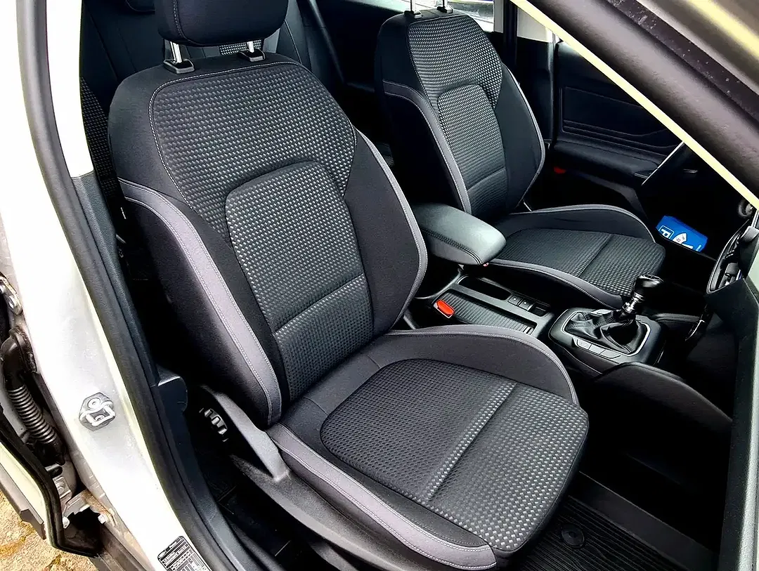 Ford Focus - Thumbnail 7