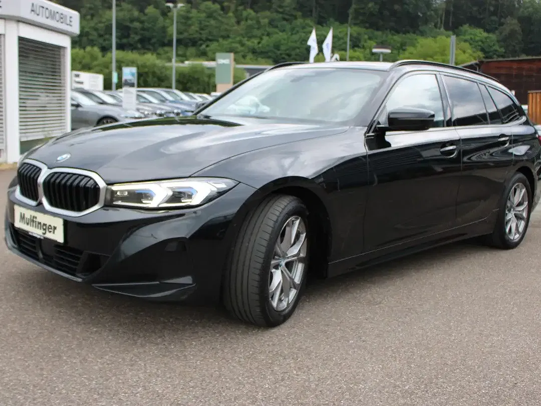 BMW 320 - Thumbnail 3