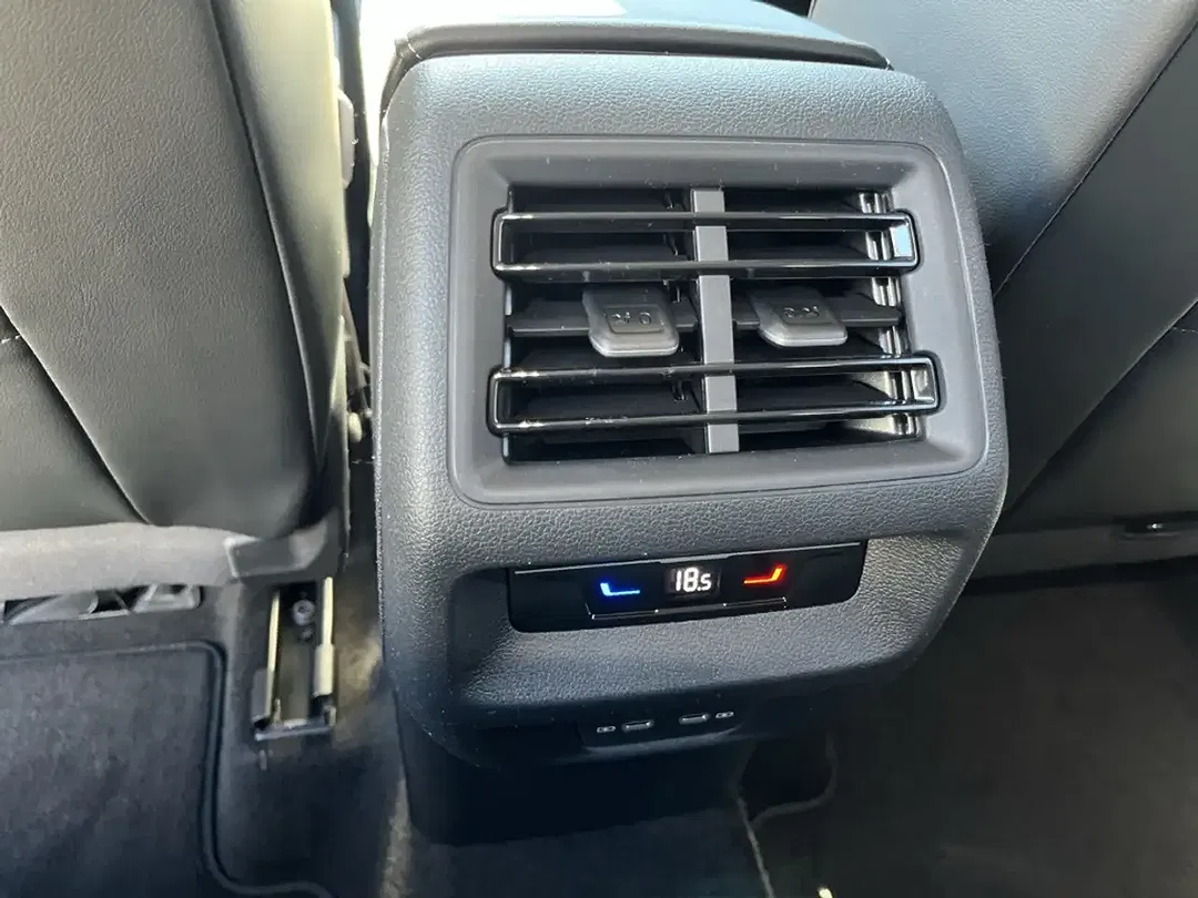 Volkswagen Tiguan - Thumbnail 13