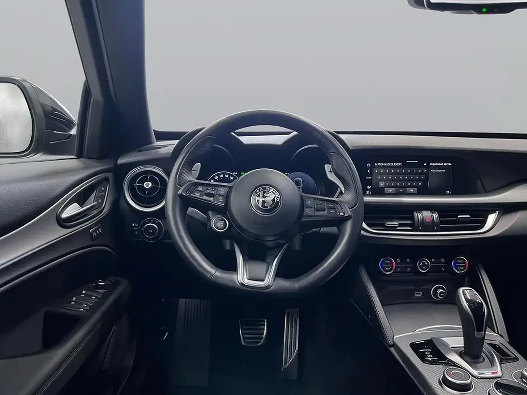 Alfa Romeo Stelvio - Thumbnail 10