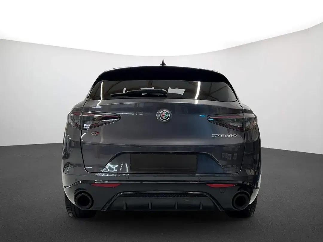 Alfa Romeo Stelvio - Thumbnail 2