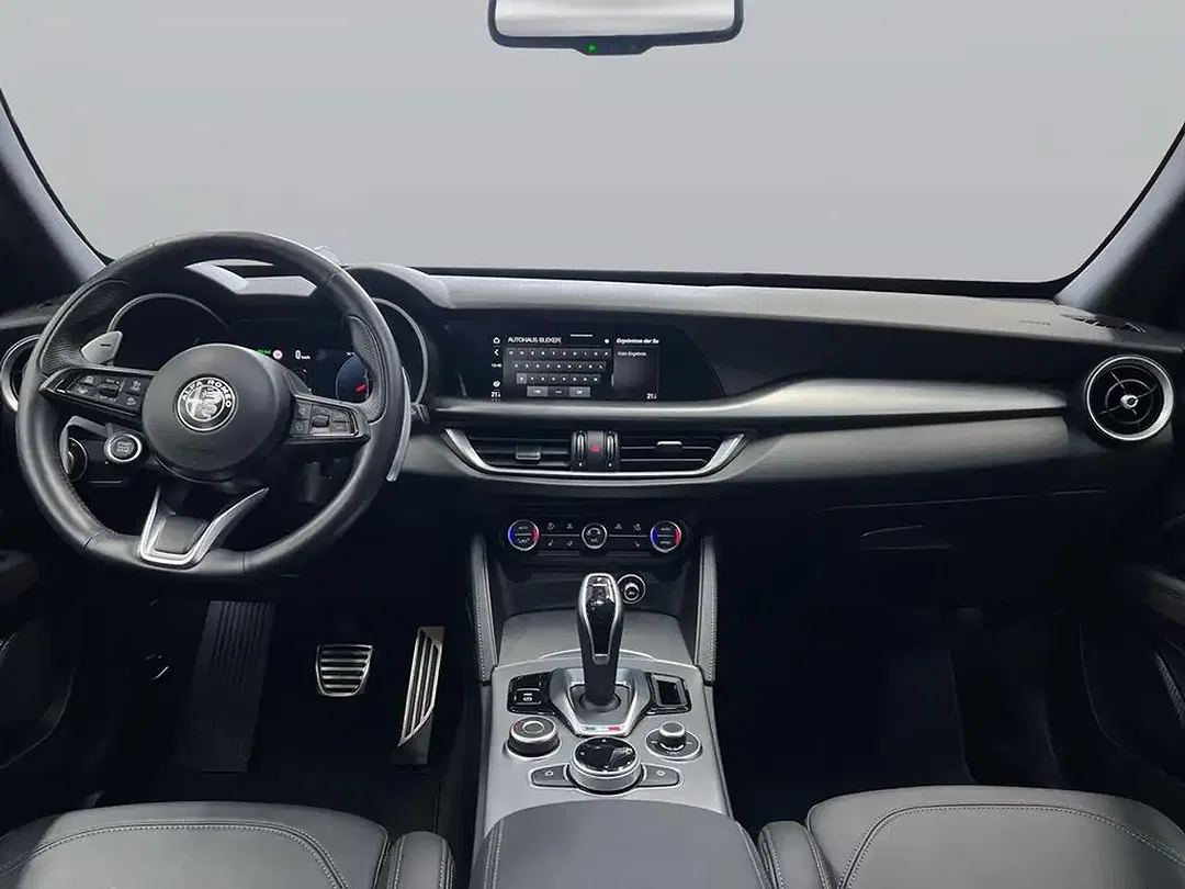 Alfa Romeo Stelvio - Thumbnail 7