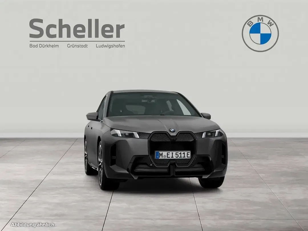 BMW iX - Thumbnail 11