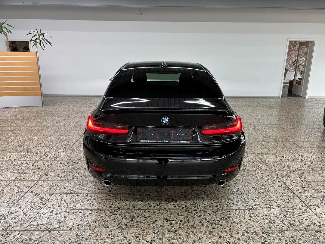 BMW 318 - Thumbnail 3
