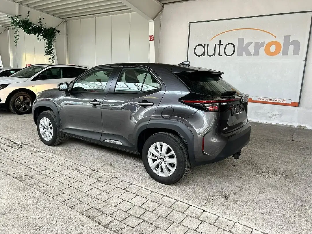 Toyota Yaris Cross - Thumbnail 3