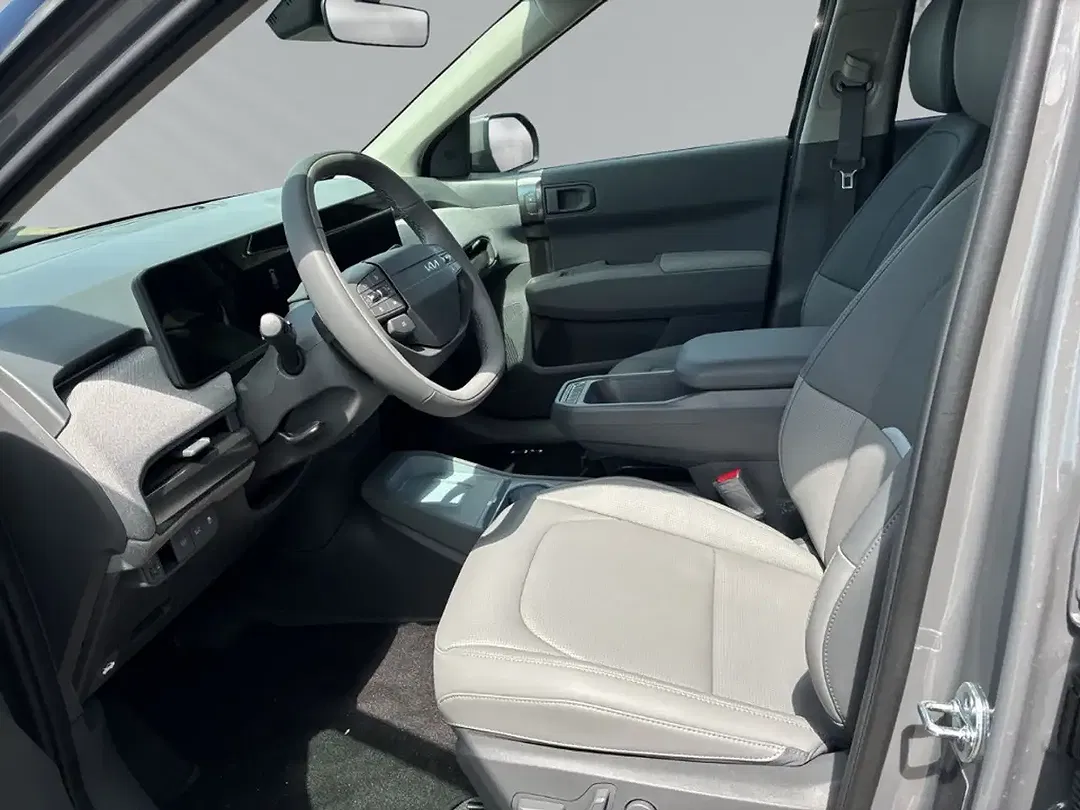 Kia EV3 - Thumbnail 4