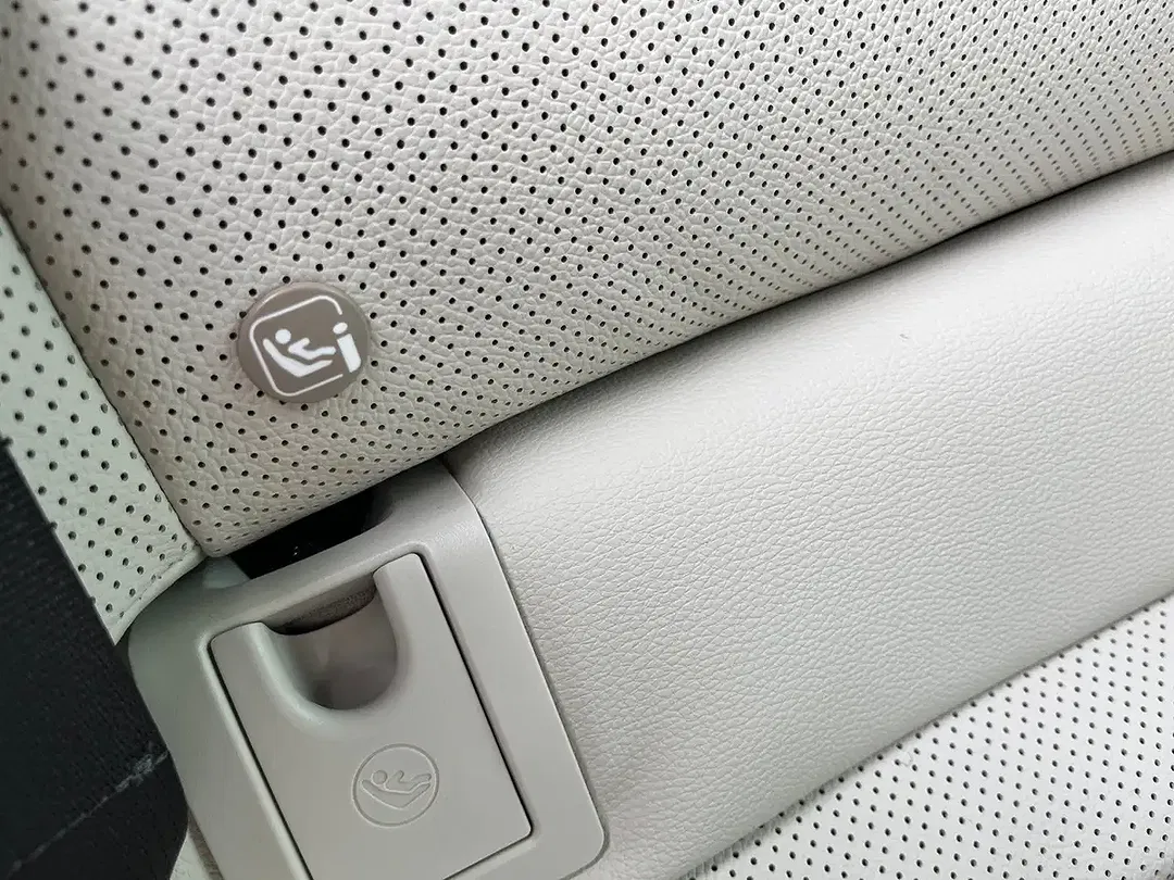 Toyota Camry - Thumbnail 19