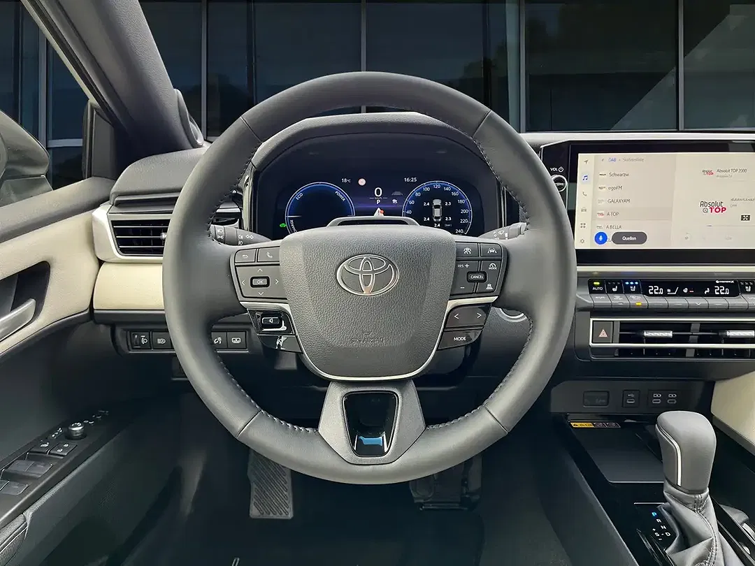 Toyota Camry - Thumbnail 21