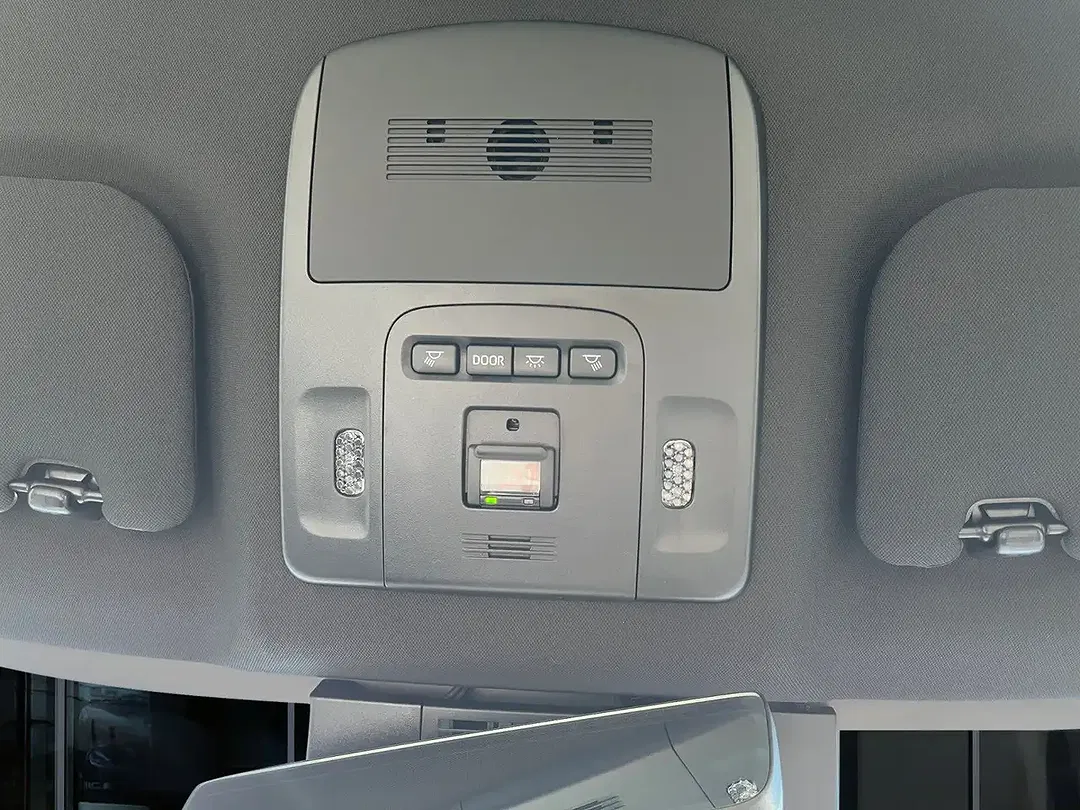 Toyota Camry - Thumbnail 23
