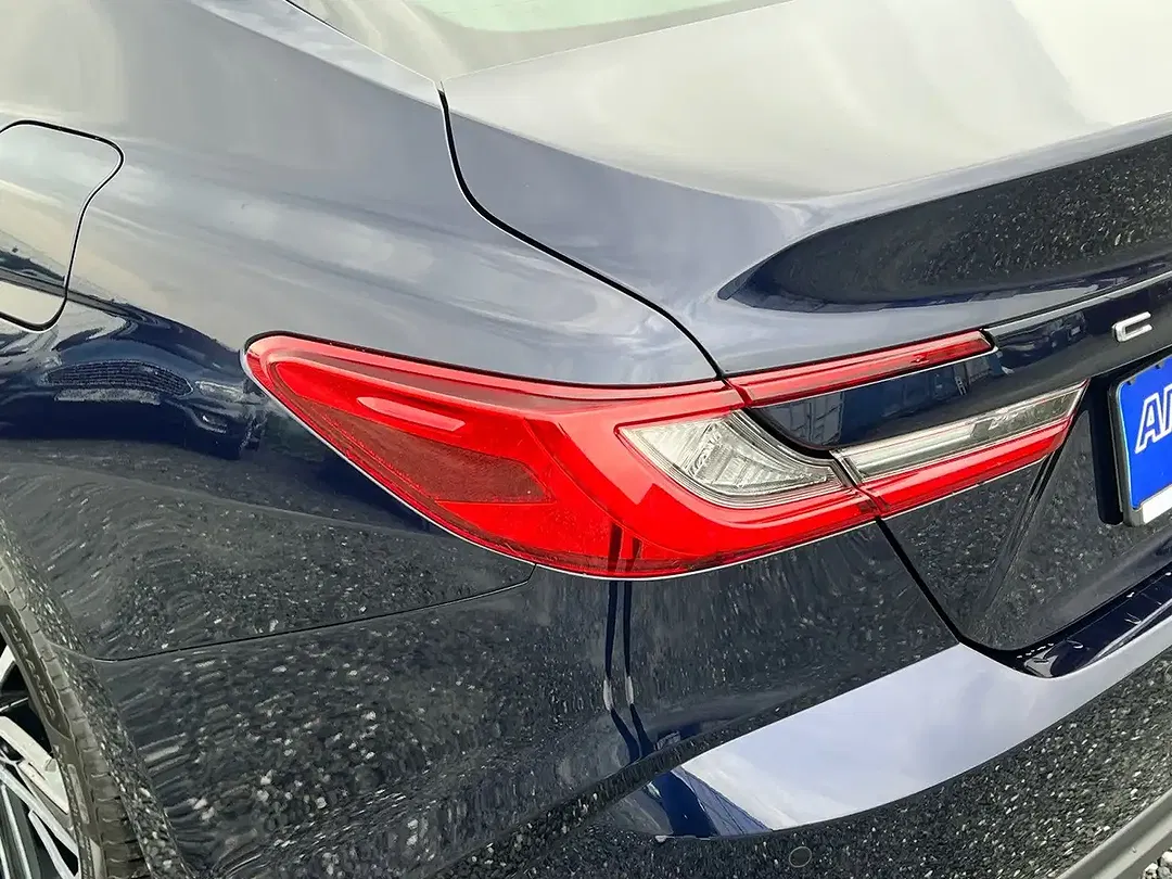 Toyota Camry - Thumbnail 25
