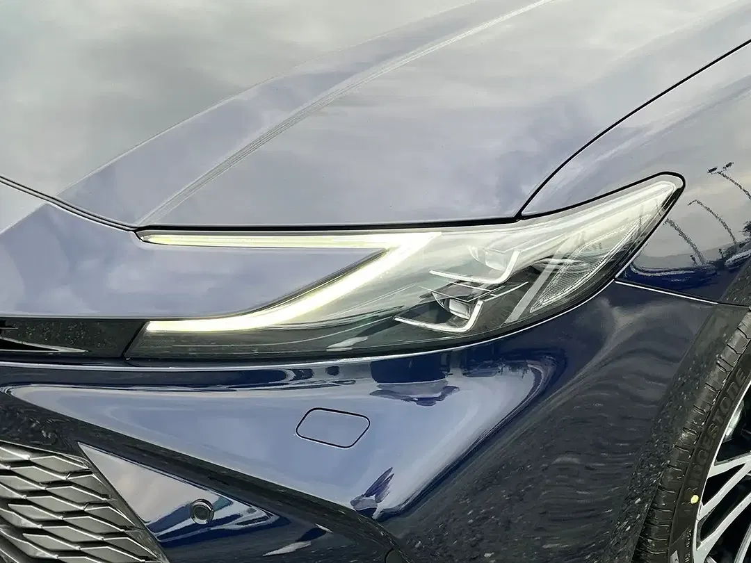 Toyota Camry - Thumbnail 26