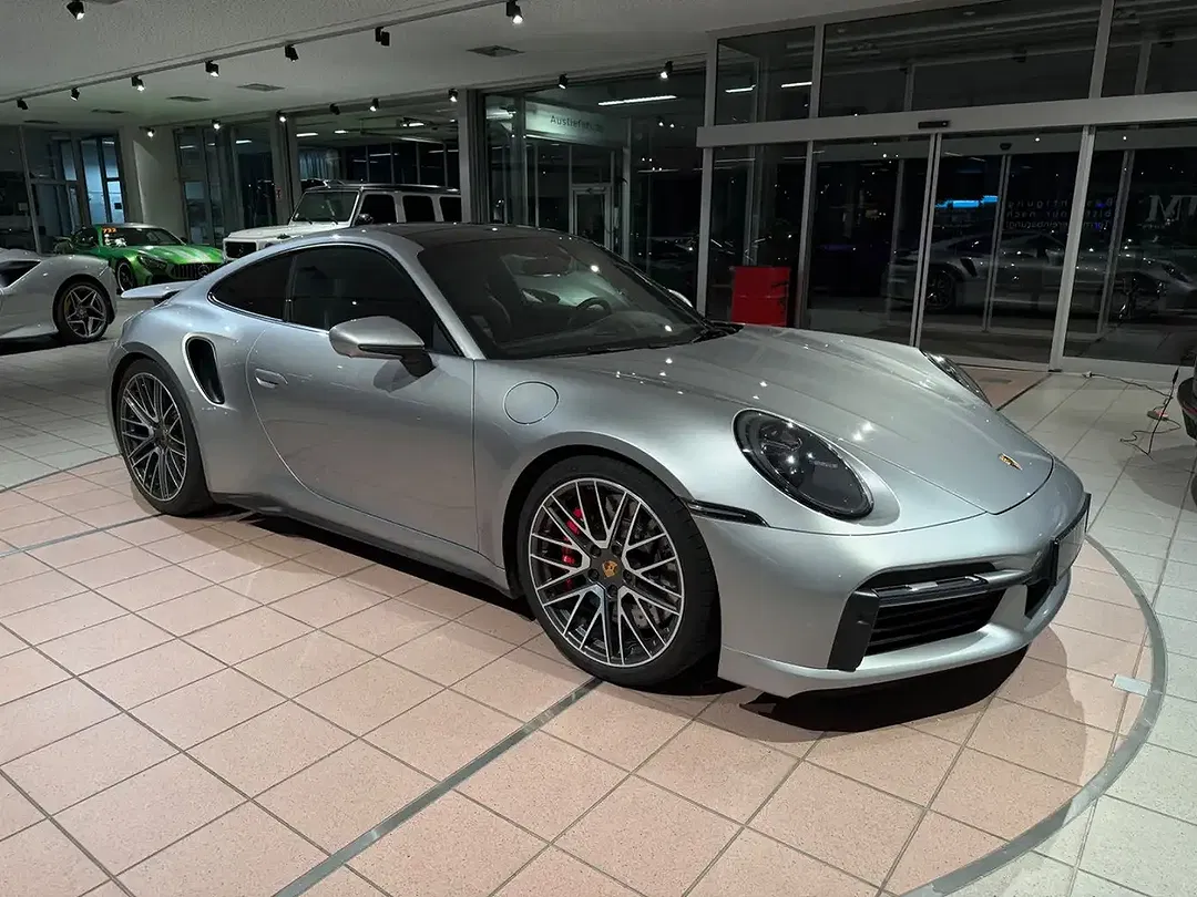 Porsche 911 - Thumbnail 2