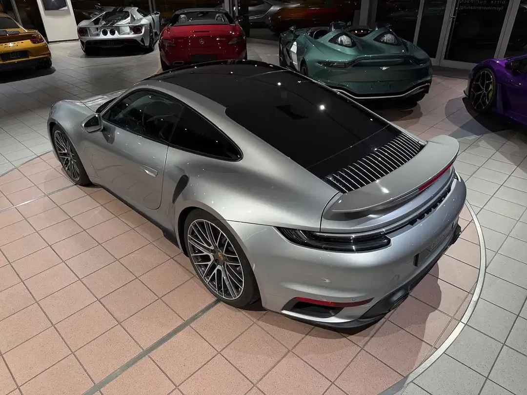 Porsche 911 - Thumbnail 9