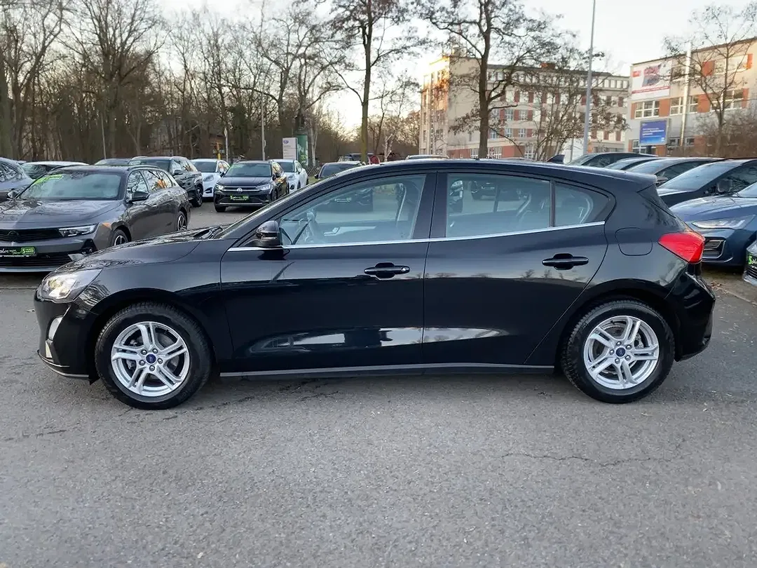 Ford Focus - Thumbnail 8