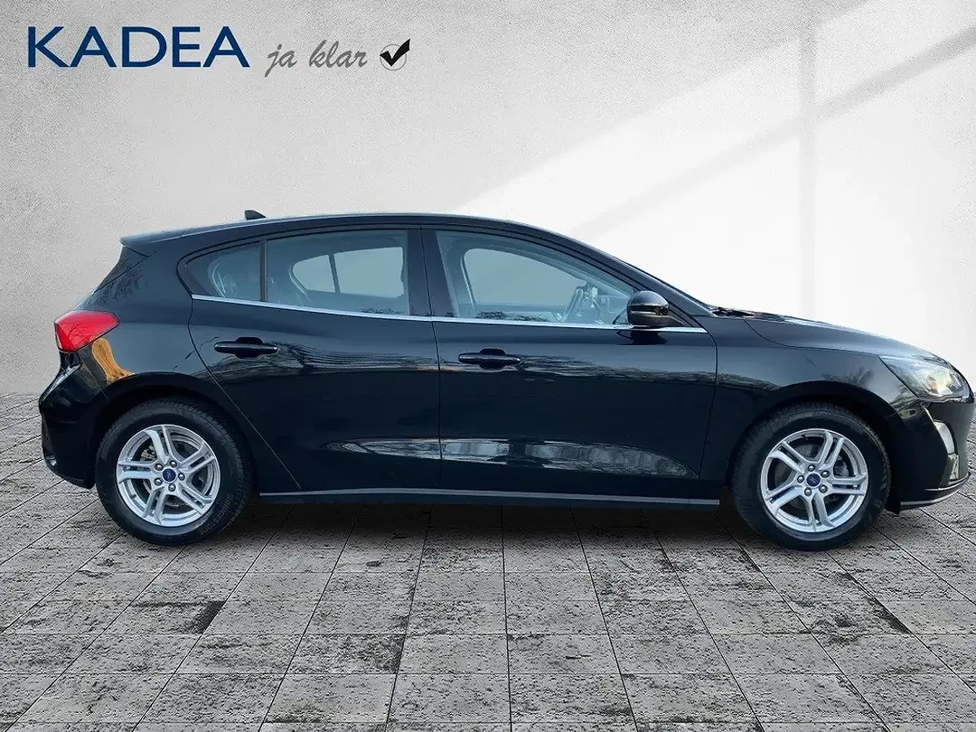 Ford Focus - Thumbnail 4