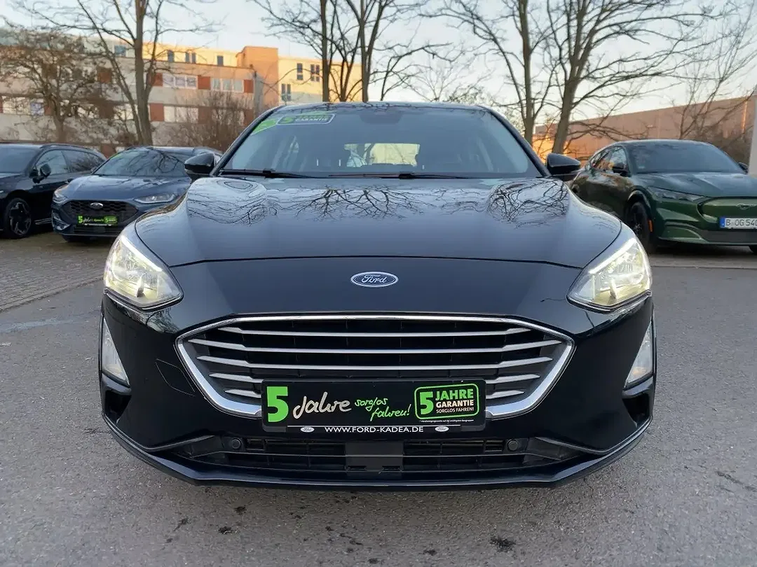 Ford Focus - Thumbnail 6