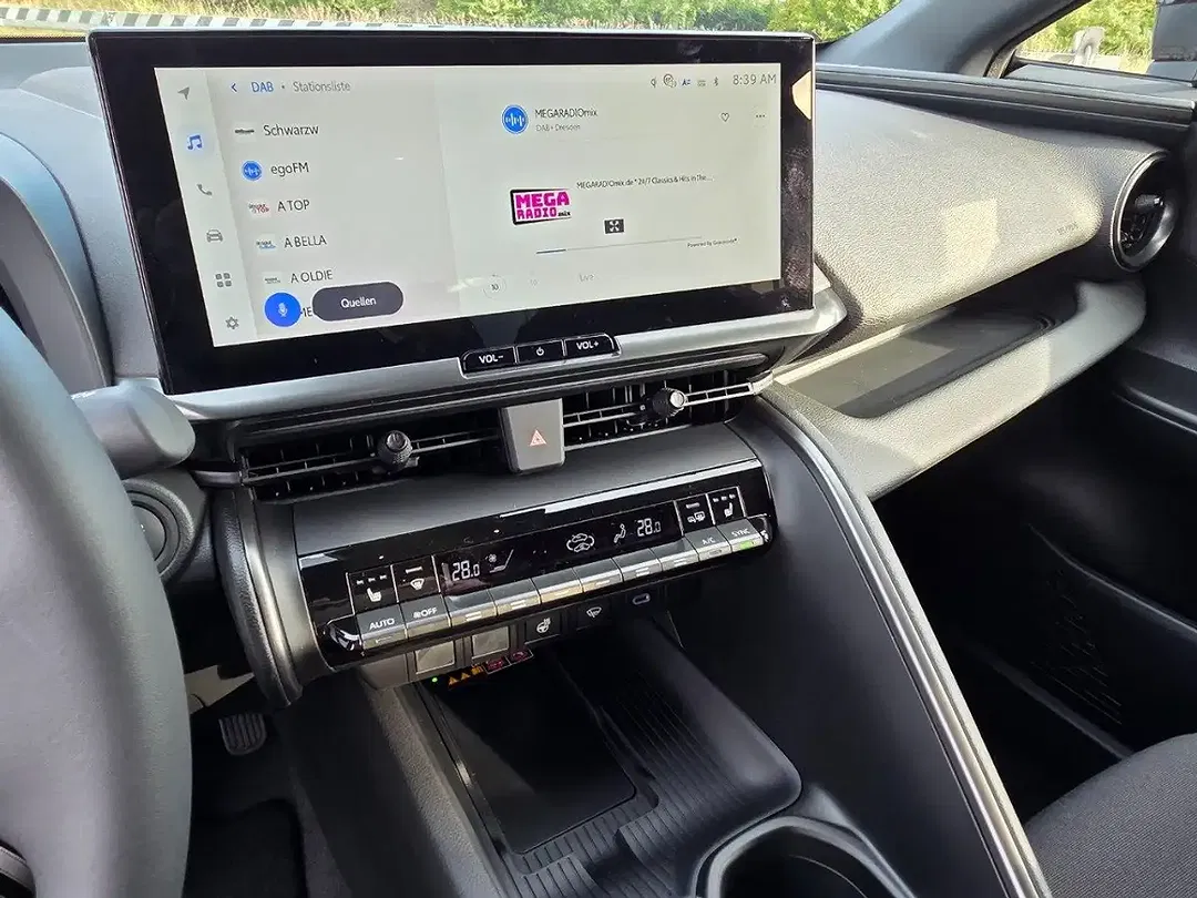 Toyota C-HR - Thumbnail 11
