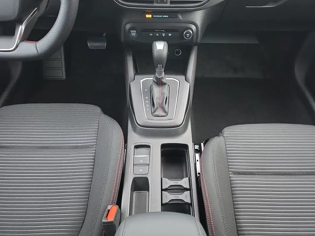 Ford Focus - Thumbnail 13