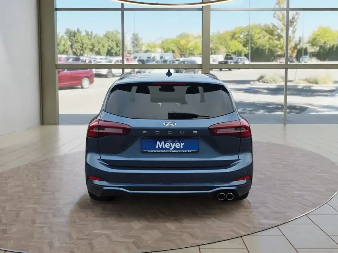 Ford Focus - Thumbnail 5