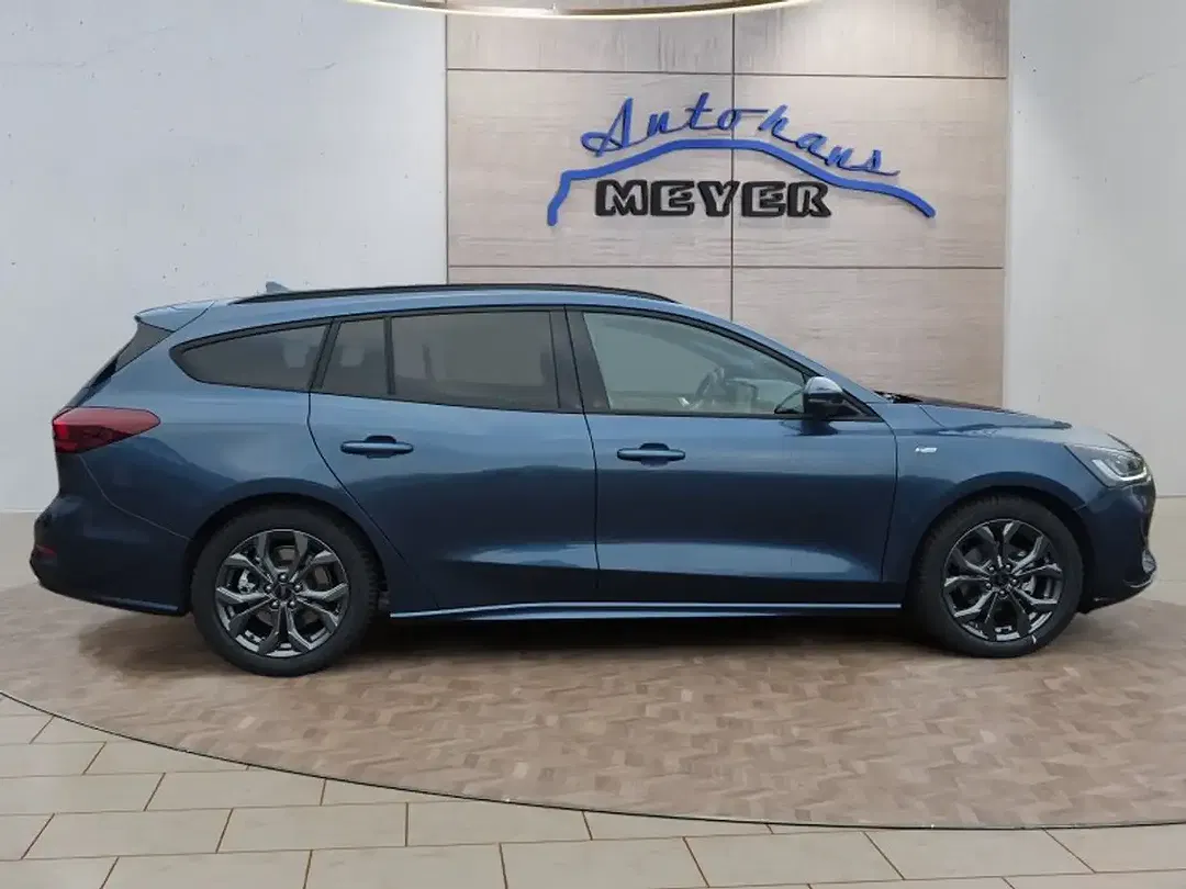 Ford Focus - Thumbnail 7