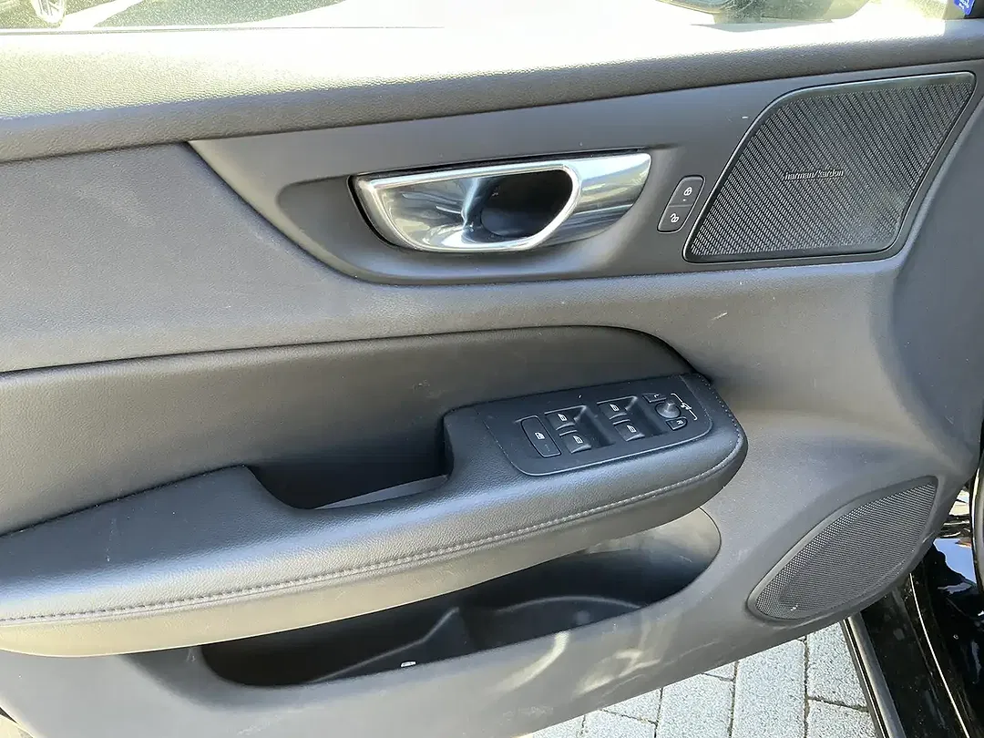Volvo V60 - Thumbnail 4