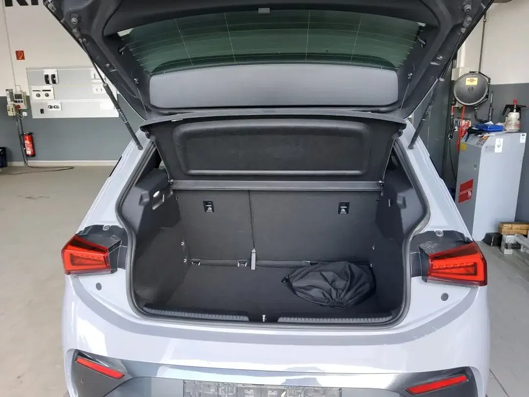CUPRA Born - Thumbnail 5
