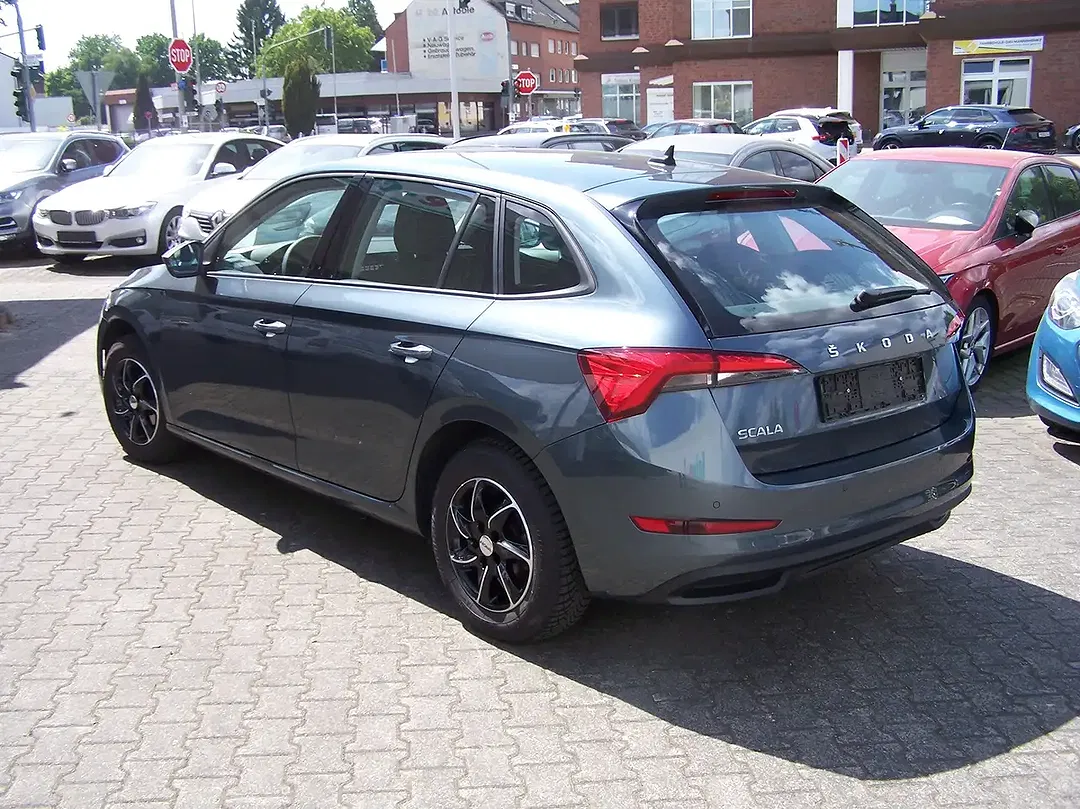 Skoda Scala - Thumbnail 4