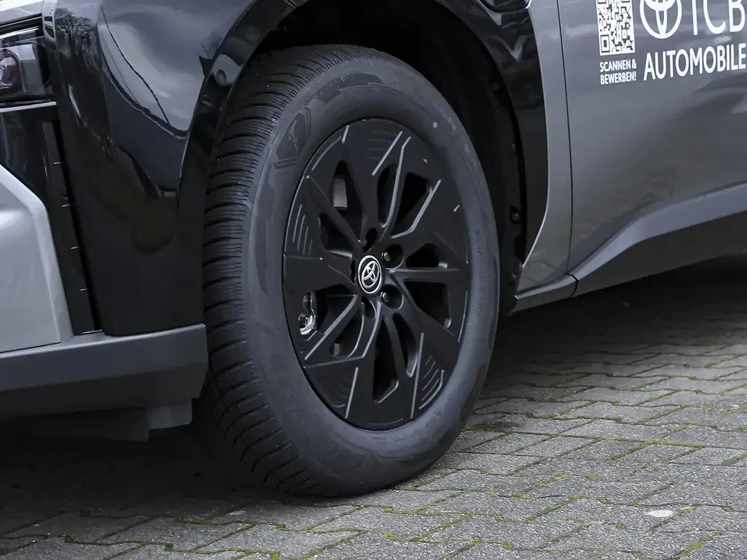 Toyota bZ4X - Thumbnail 13
