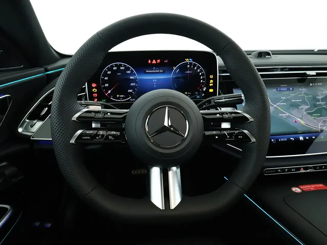 Mercedes-Benz E 400 - Thumbnail 11