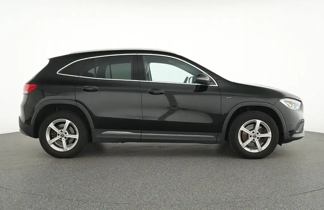 Mercedes-Benz GLA 250 - Thumbnail 3