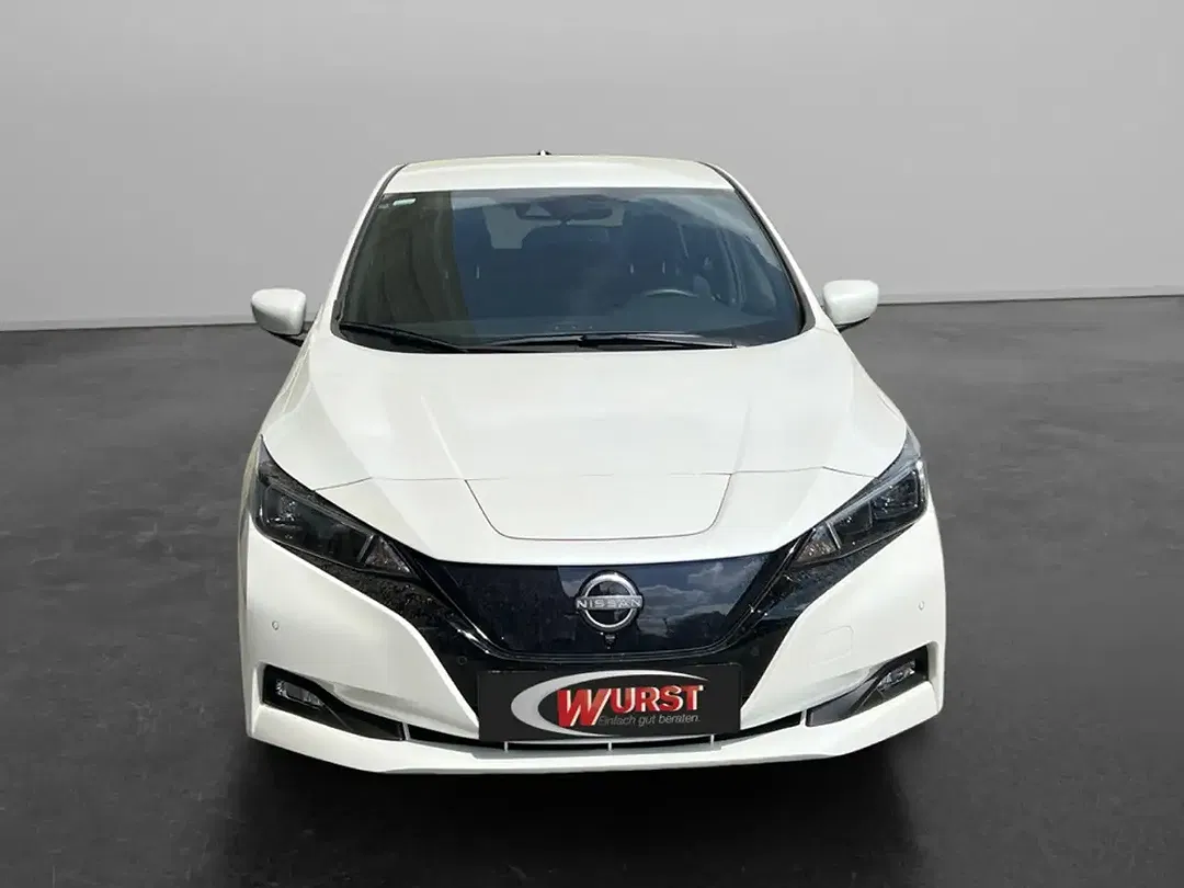 Nissan Leaf - Thumbnail 4