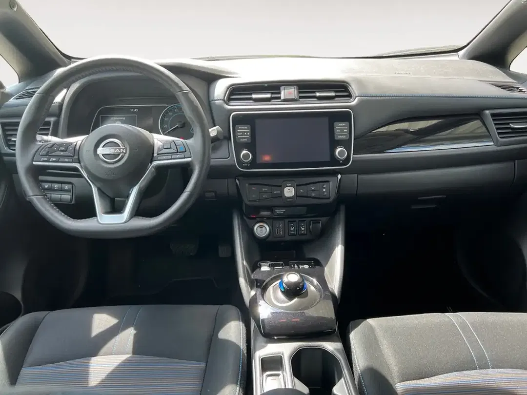 Nissan Leaf - Thumbnail 5