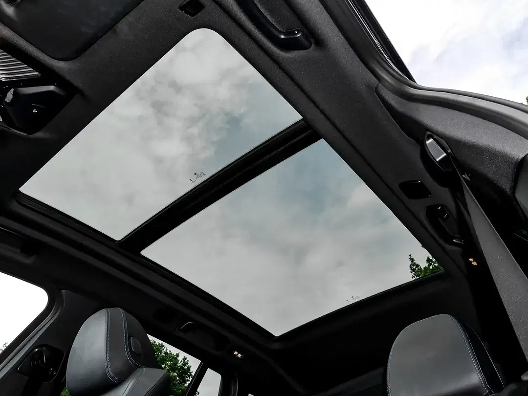 BMW iX3 - Thumbnail 11