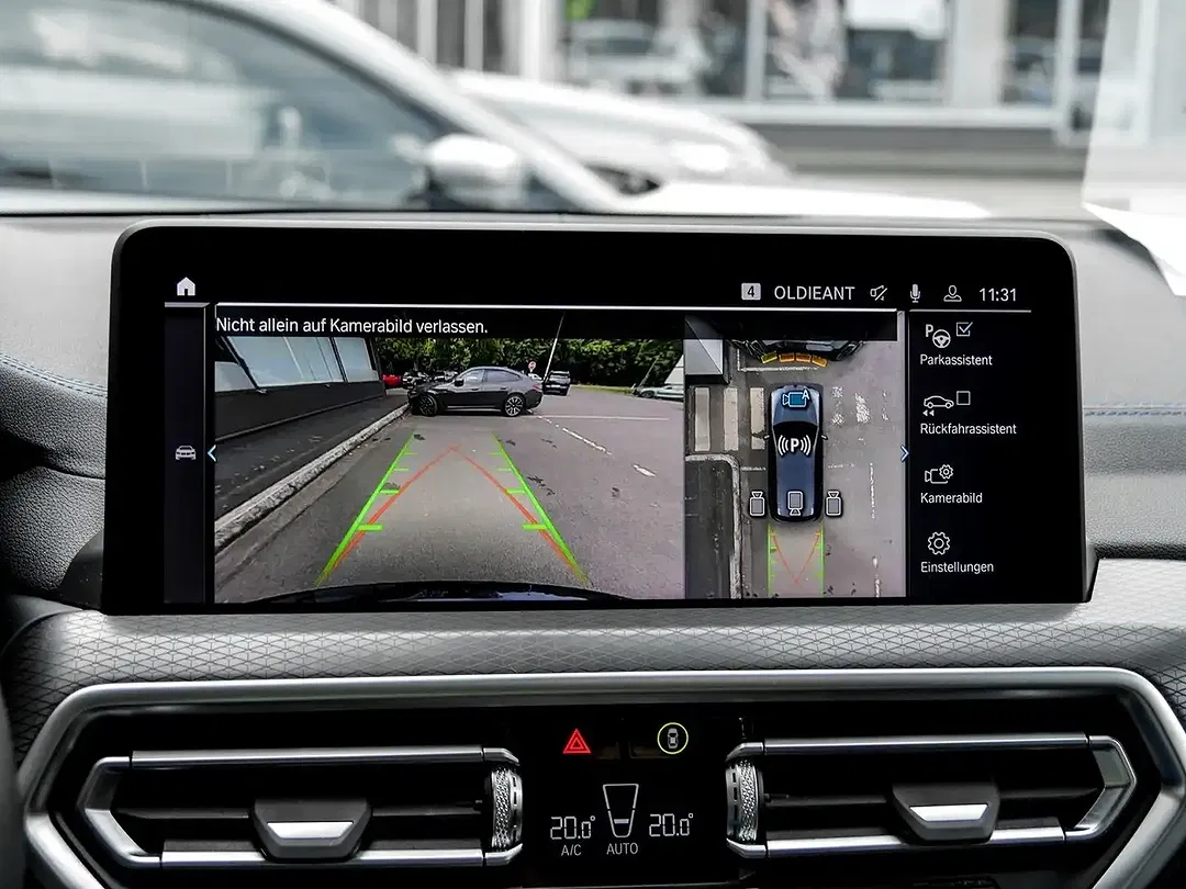 BMW iX3 - Thumbnail 13
