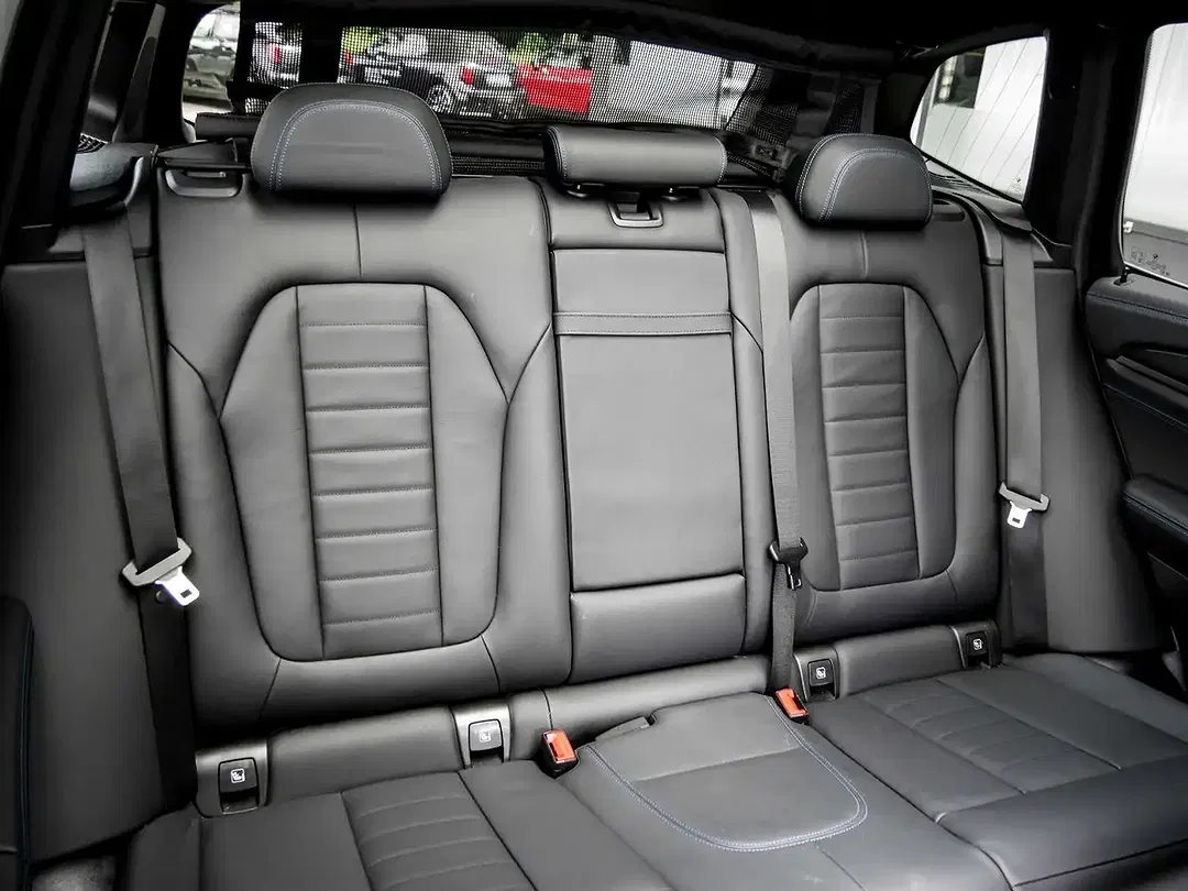 BMW iX3 - Thumbnail 5