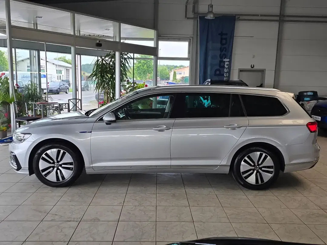 Volkswagen Passat Variant - Thumbnail 5