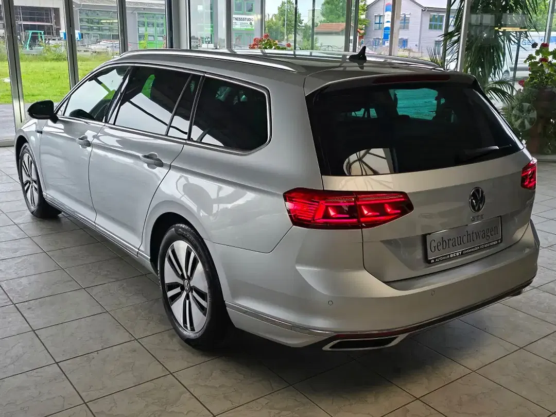 Volkswagen Passat Variant - Thumbnail 8