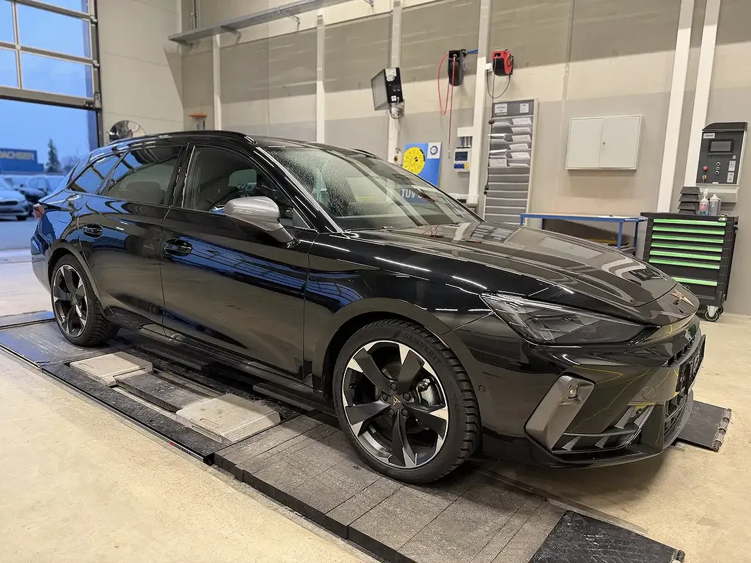 CUPRA Leon - Thumbnail 5
