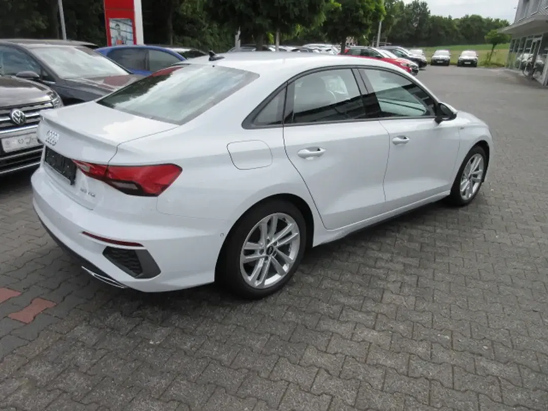 Audi A3 - Thumbnail 2