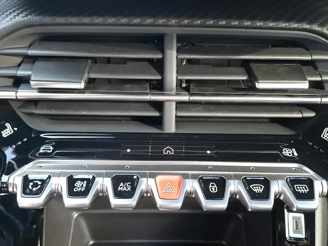 Peugeot 2008 - Thumbnail 15