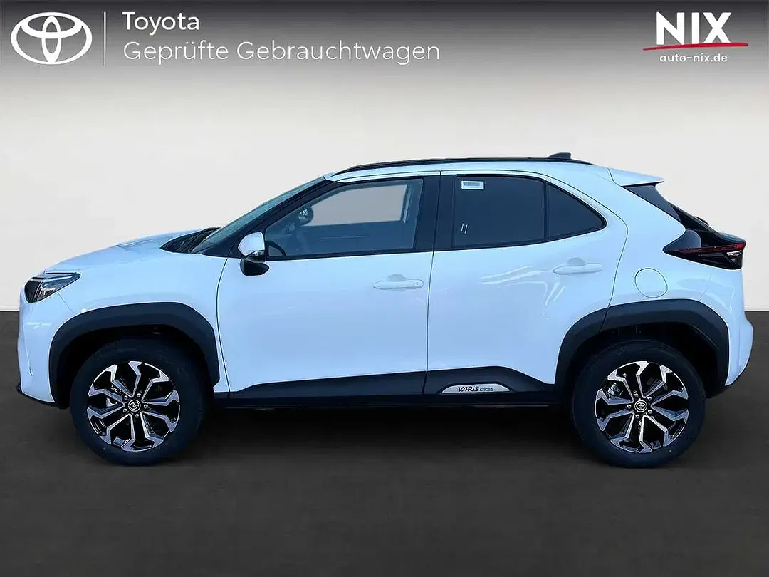Toyota Yaris Cross - Thumbnail 3