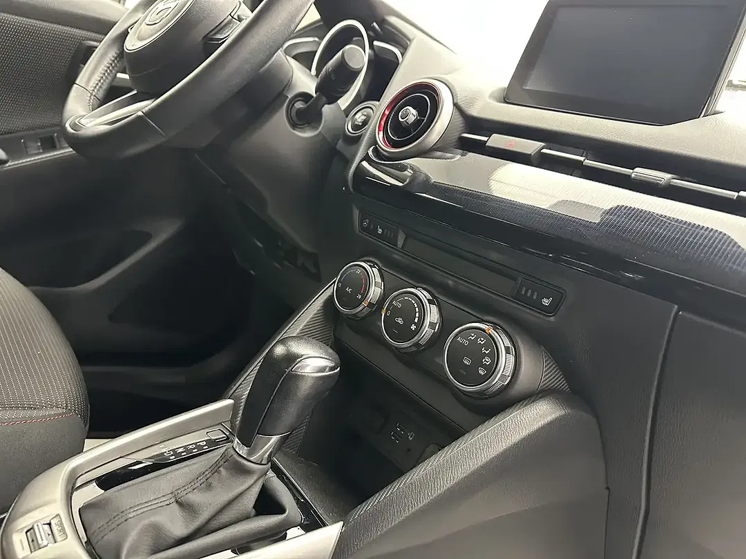 Mazda 2 - Thumbnail 10